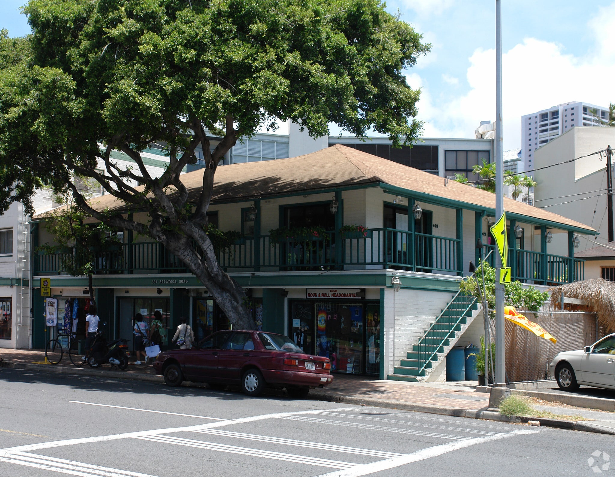 337-341 Saratoga Rd, Honolulu, HI for lease Primary Photo- Image 1 of 12