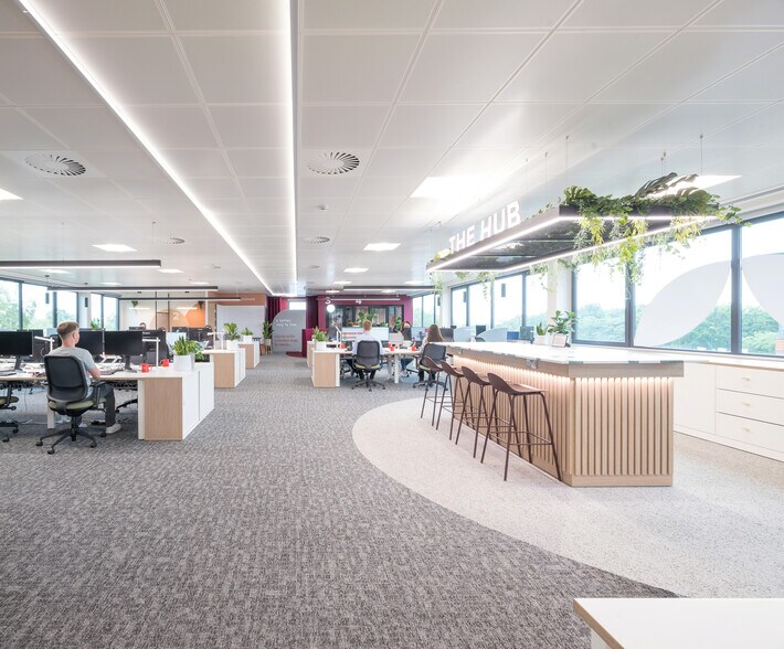 Gatwick Rd, Crawley for lease - Interior Photo - Image 3 of 10