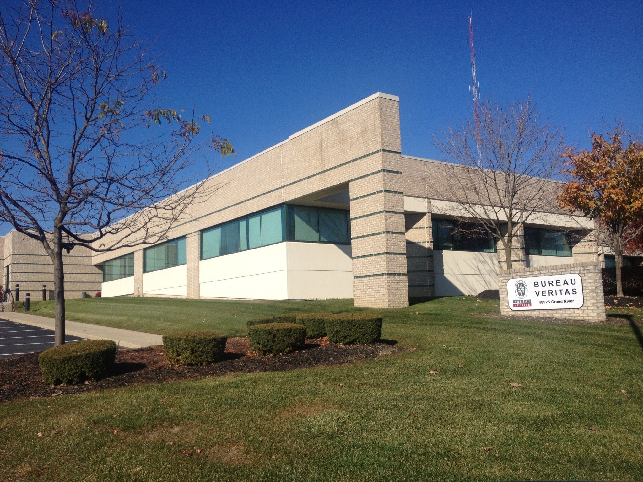 45525 Grand River Ave, Novi, MI for sale Building Photo- Image 1 of 13