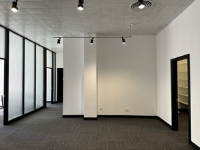 650 W Lake St, Chicago, IL for lease Interior Photo- Image 1 of 5