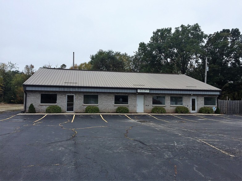 2778 Manitowoc Rd, Green Bay, WI 54311