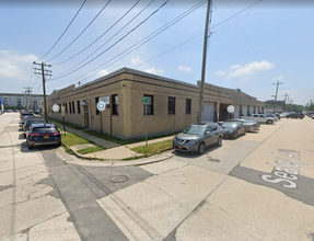 32 Intersection St, Hempstead, NY for lease Building Photo- Image 1 of 7