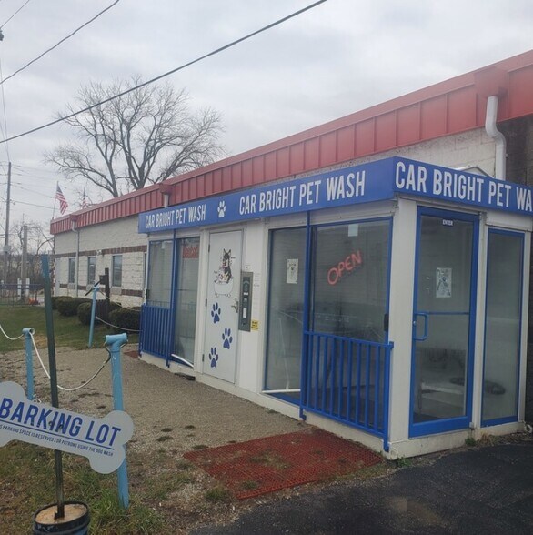 100 Stimpson St, Watertown, WI for sale - Building Photo - Image 2 of 2