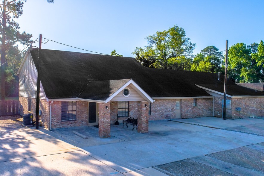 894 Robert Blvd, Slidell, LA 70458