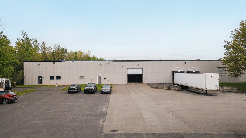 780 Rue Georges-Cros, Granby, QC for lease - Building Photo - Image 3 of 8