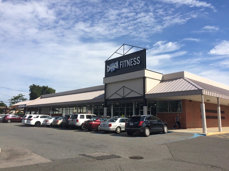 369 Little East Neck Rd, West Babylon, NY 11704