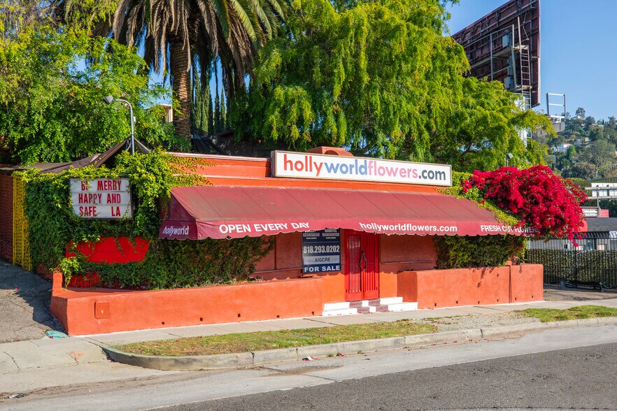 3226 Barham Blvd, Los Angeles, CA 90068