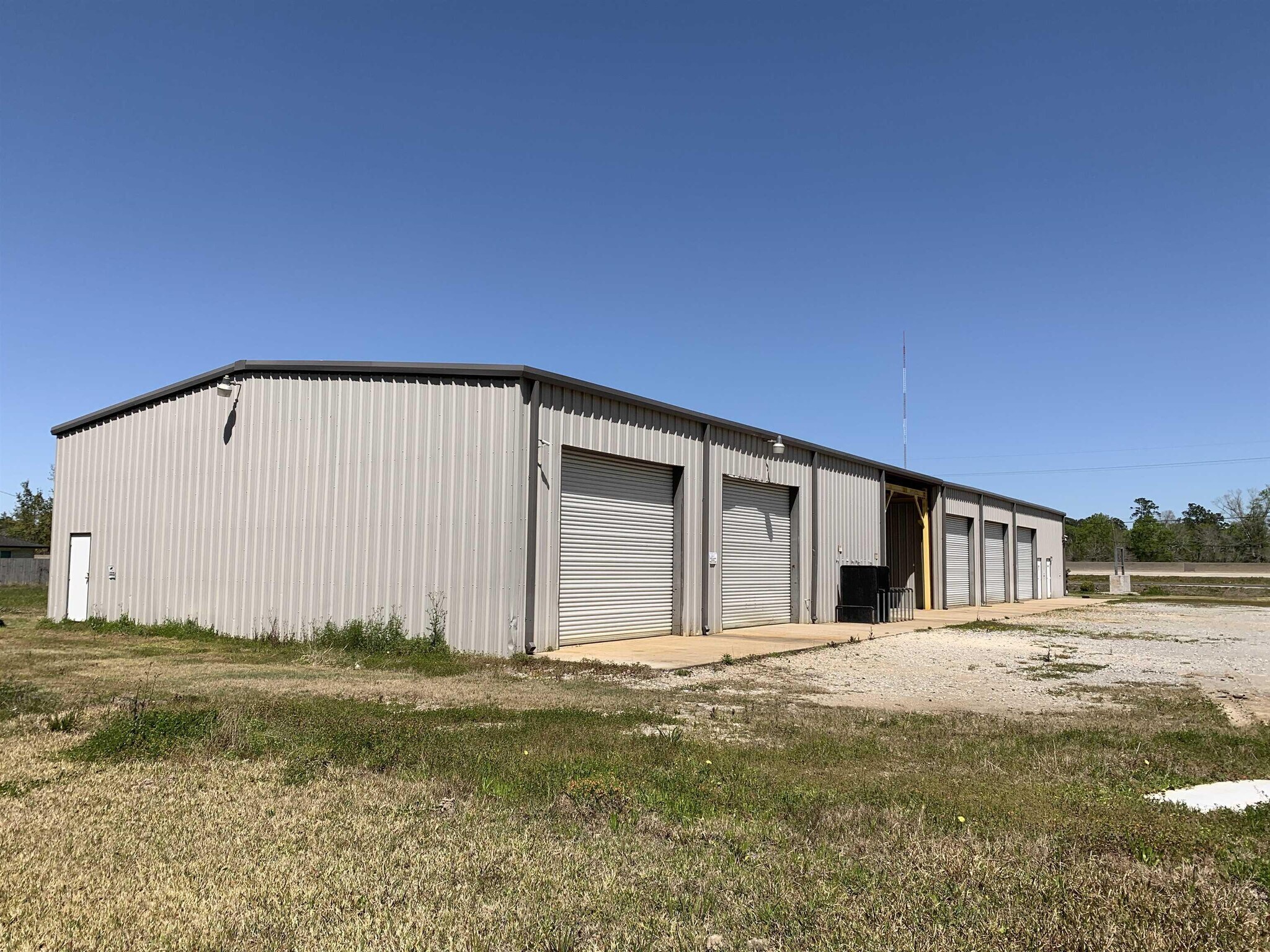 18239 Interstate 10, Vidor, TX for sale Primary Photo- Image 1 of 1