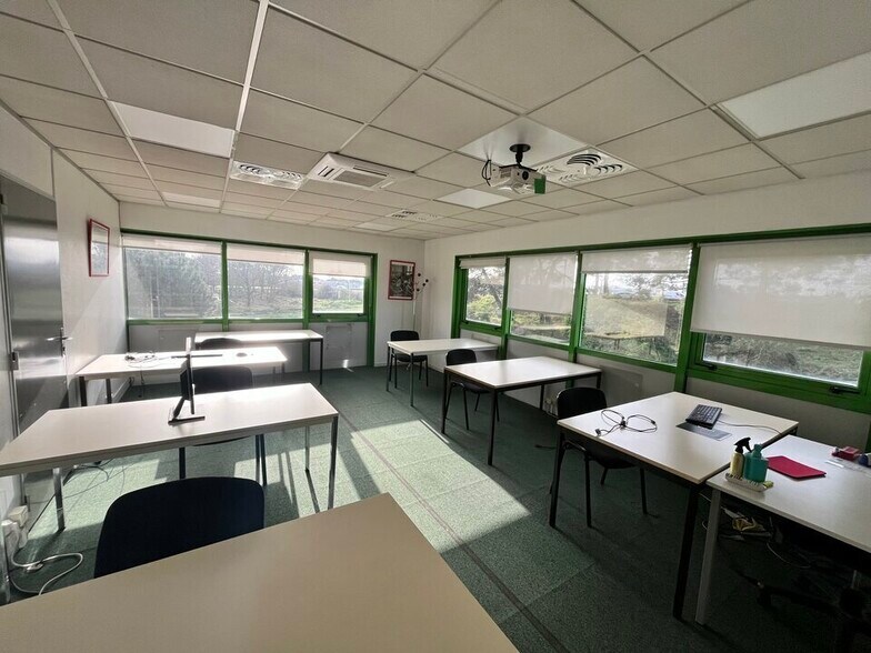 Office in Mérignac for sale - Interior Photo - Image 3 of 16