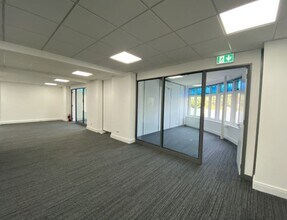 Lower Teddington Rd, Kingston Upon Thames for lease Interior Photo- Image 2 of 5