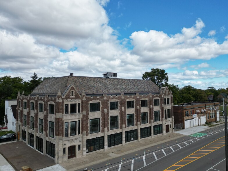 10103 Kercheval St, Detroit, MI for lease - Building Photo - Image 3 of 4