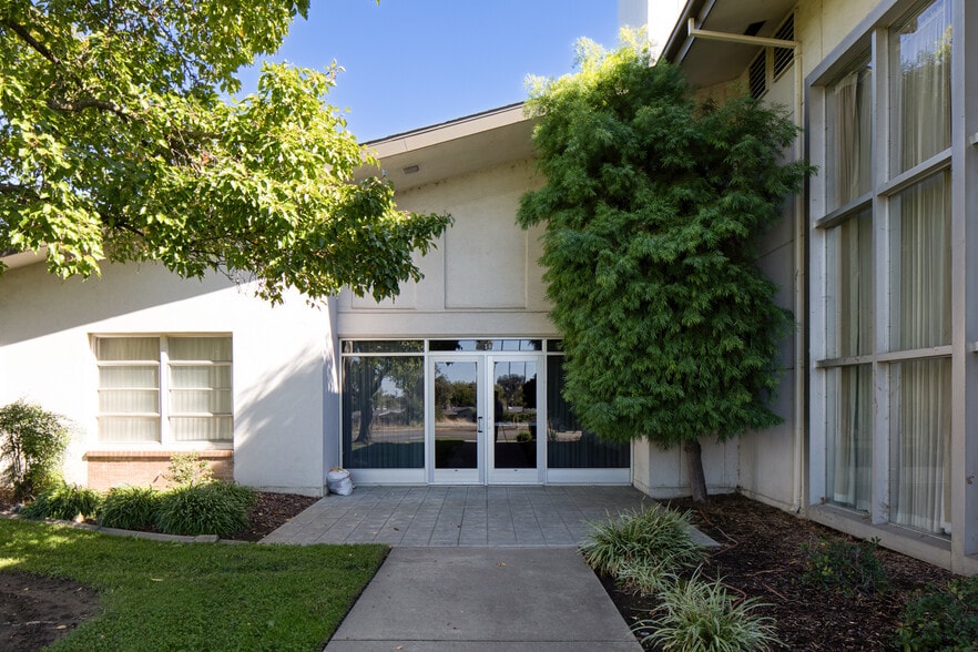 6450 Walerga Road rd, North Highlands, CA for sale - Building Photo - Image 2 of 16