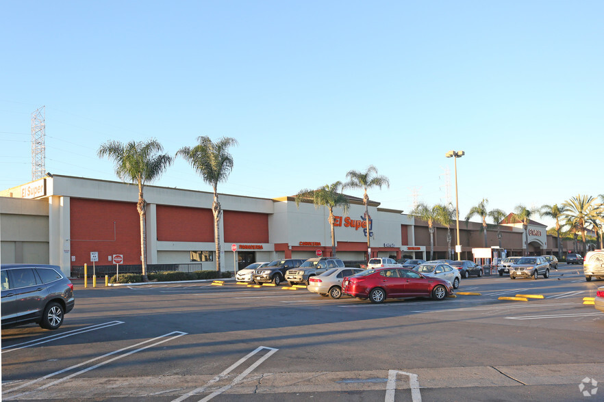 5700-5704 Firestone Blvd, South Gate, CA for sale - Primary Photo - Image 1 of 1