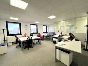 Route De Sartrouville, Le Pecq for lease Interior Photo- Image 1 of 4