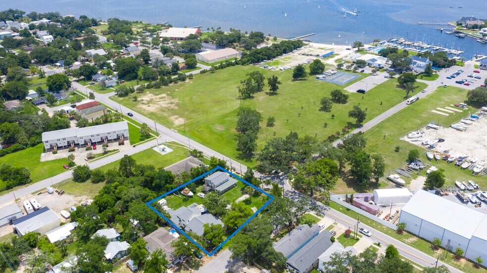 1820 Cypress St Pensacola FL - 1820 Cypress St Pensacola FL Primary Photo 1 Large 