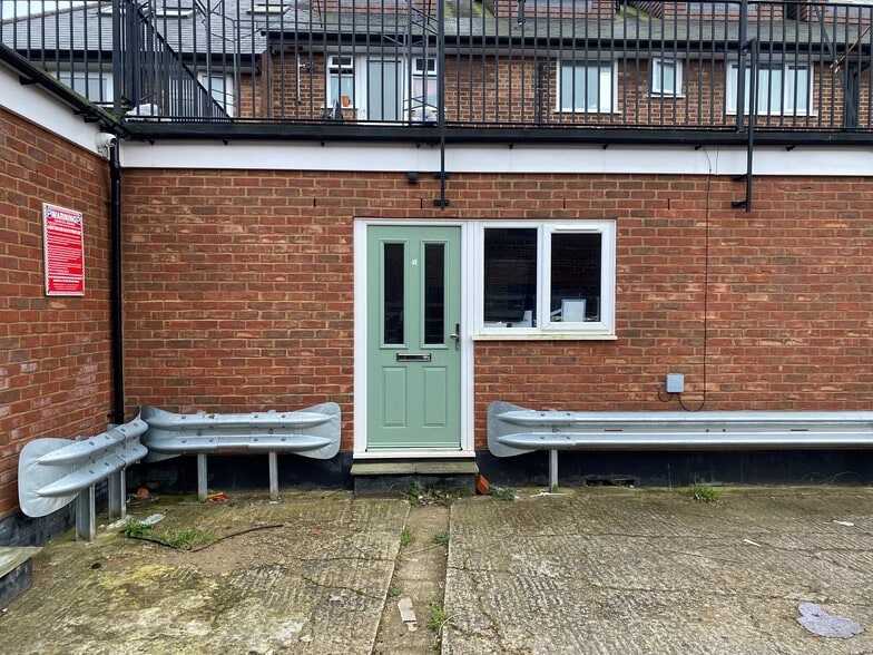 1-5 The Parade, Tadworth for sale - Building Photo - Image 1 of 1