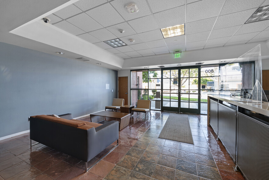 800 S Main St, Burbank, CA for sale - Building Photo - Image 3 of 52