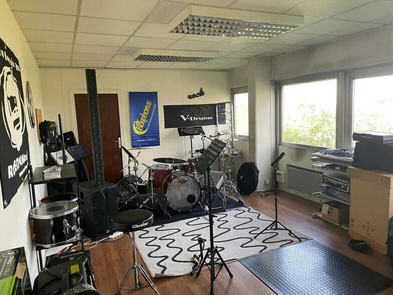 Flex in Aulnay-sous-Bois for sale - Interior Photo - Image 3 of 10