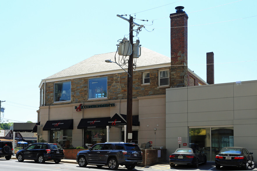 7022-7034 Wisconsin Ave, Chevy Chase, MD for lease - Building Photo - Image 3 of 4