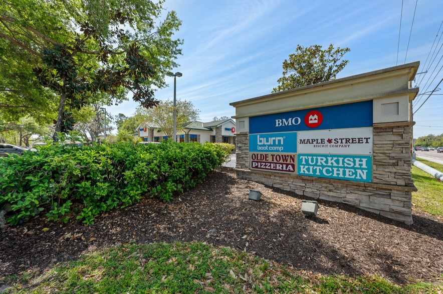 103 W Bloomingdale Ave, Brandon, FL for sale - Building Photo - Image 3 of 21