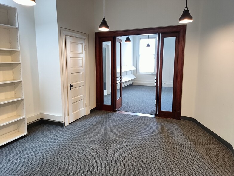 26-38 S Raymond Ave, Pasadena, CA for lease - Interior Photo - Image 3 of 7