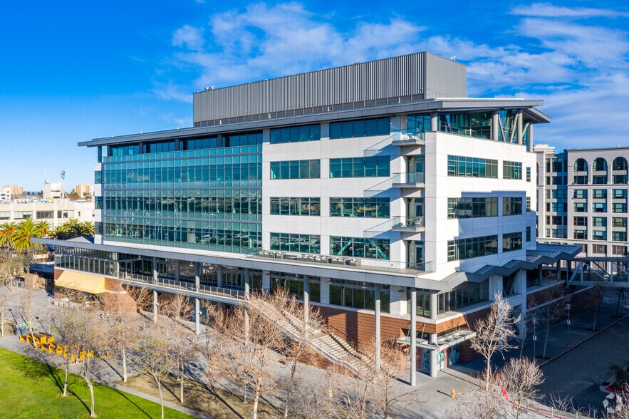 55 Harrison St, Oakland, CA for lease - Primary Photo - Image 1 of 12