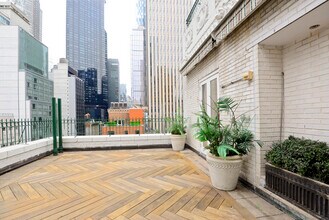 57 W 57th St, New York, NY for lease Building Photo- Image 1 of 12