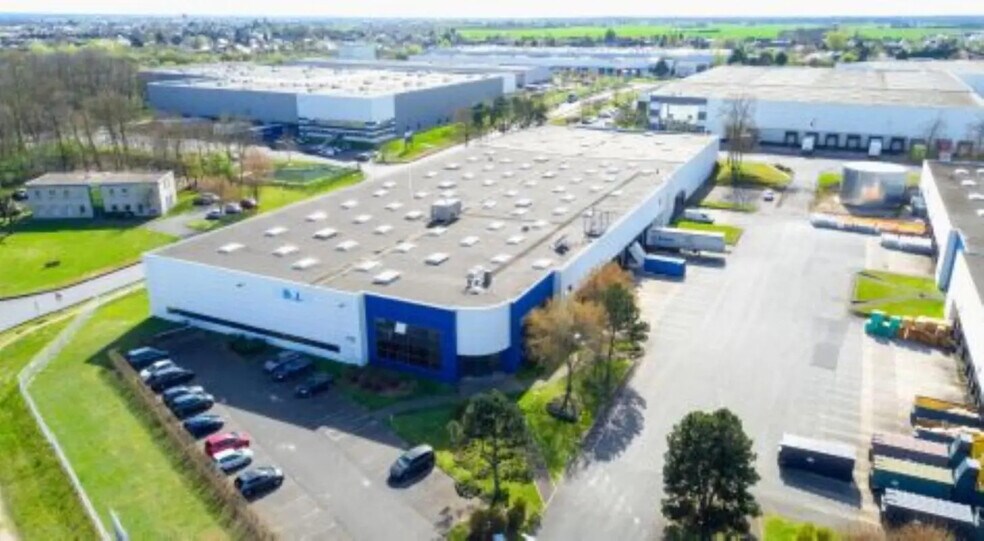 Industrial in Ormes for lease - Building Photo - Image 1 of 18