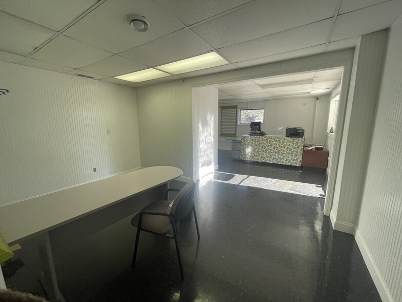 700 John Dodd Rd, Spartanburg, SC for lease - Interior Photo - Image 3 of 24