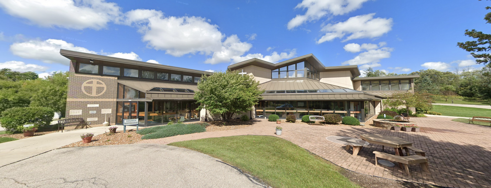 11919 W Bradley Rd, Milwaukee, WI for sale - Primary Photo - Image 1 of 6