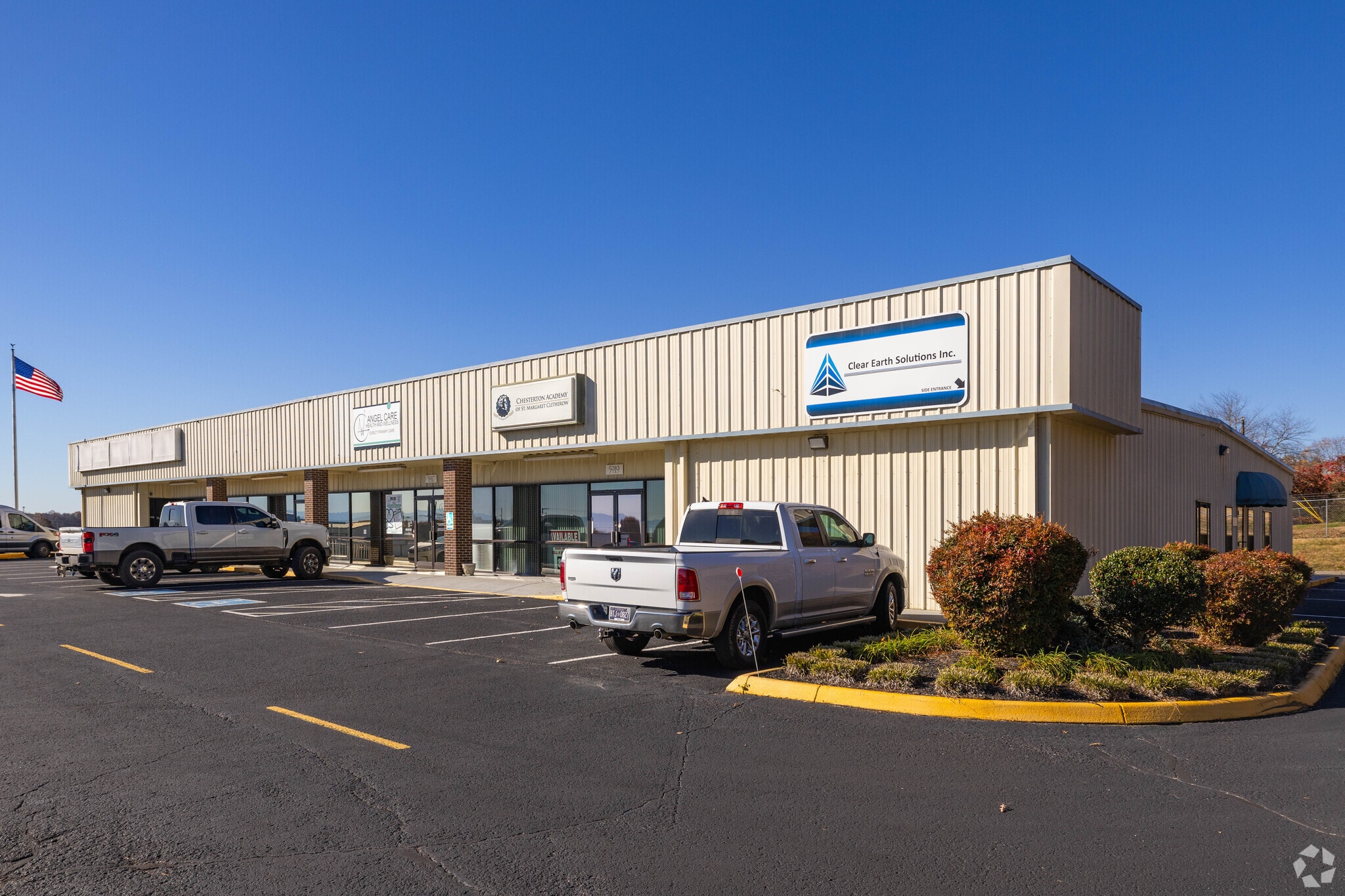 5911-5921 Rutledge Pike, Knoxville, TN for lease Primary Photo- Image 1 of 25