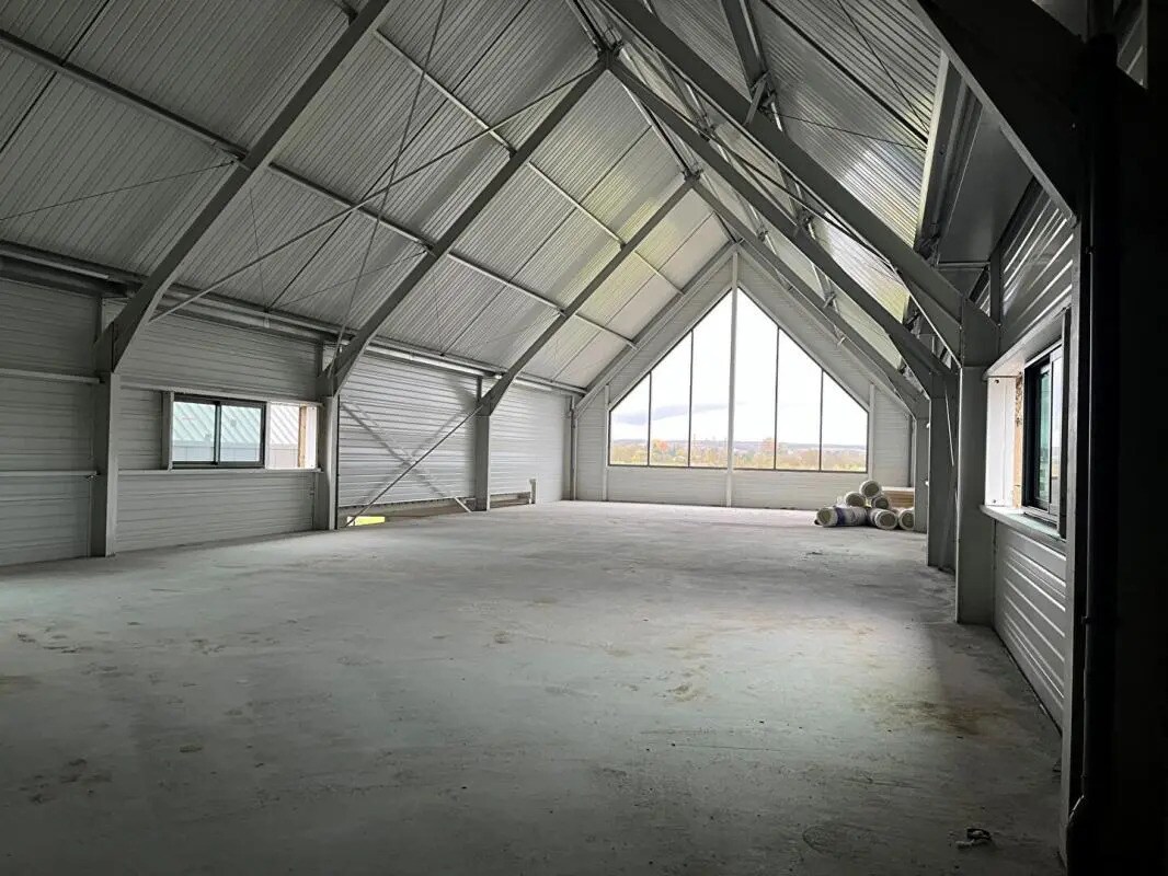 Retail in L'ILE-BOUCHARD for lease Building Photo- Image 1 of 6