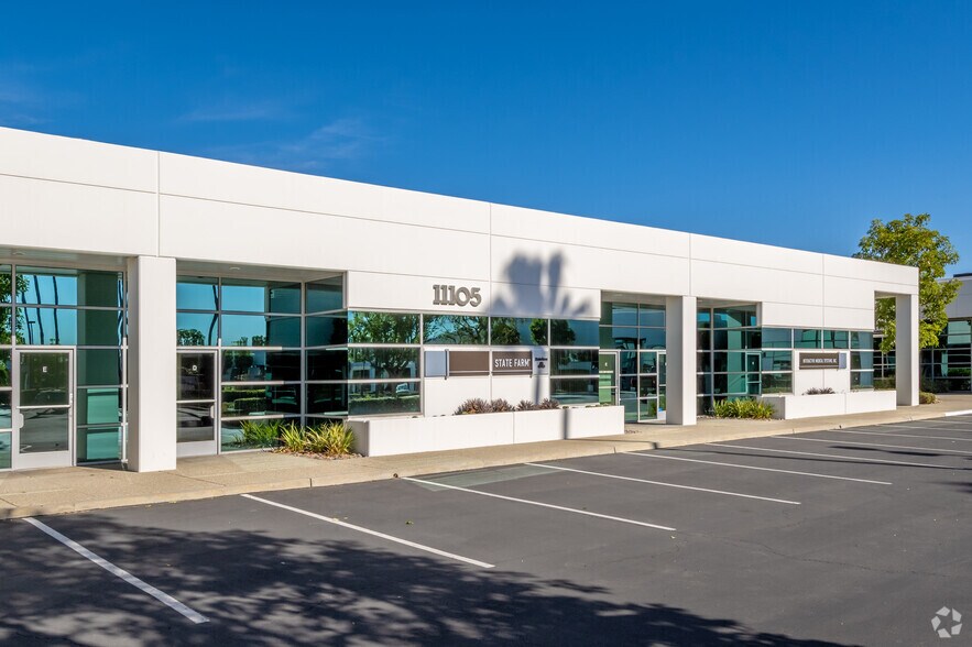11105 Knott Ave, Cypress, CA for lease - Building Photo - Image 2 of 4