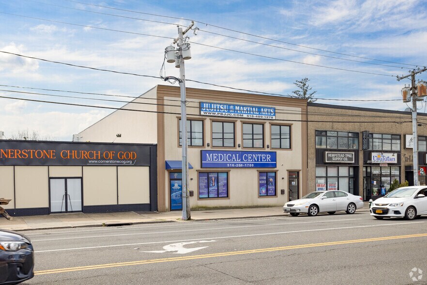 219 Hempstead Tpke, West Hempstead, NY for sale - Primary Photo - Image 1 of 1