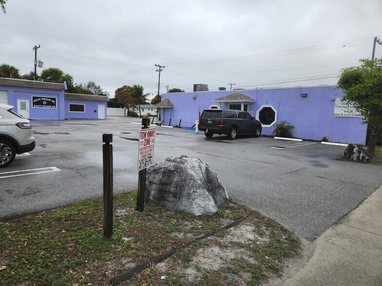 327 N Dixie Hwy, Lake Worth, FL for sale - Building Photo - Image 3 of 5
