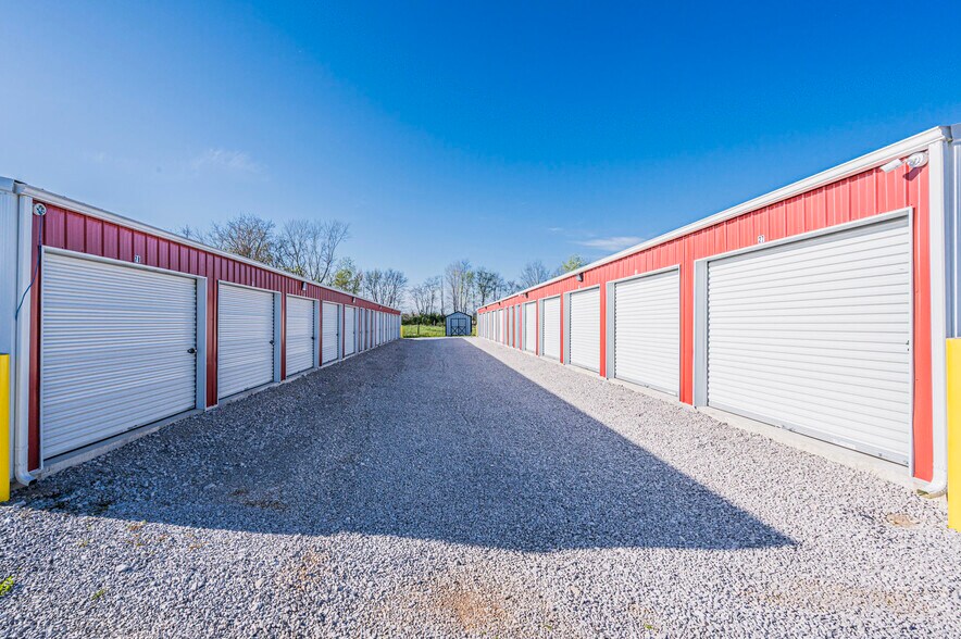 458 E Main St, Auburn, KY for sale - Primary Photo - Image 1 of 1