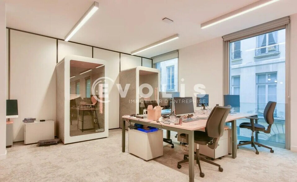 Office in Paris for lease - Interior Photo - Image 1 of 11