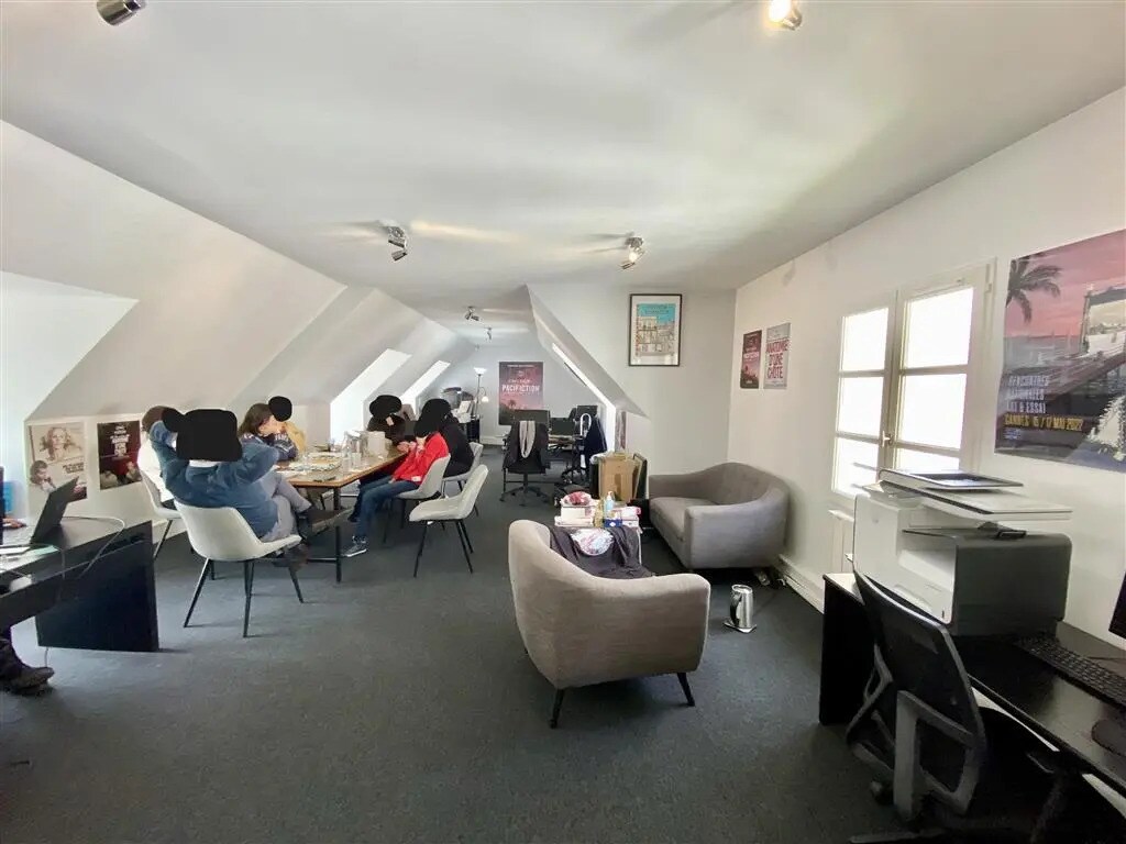 Office in Sèvres for lease Building Photo- Image 1 of 9