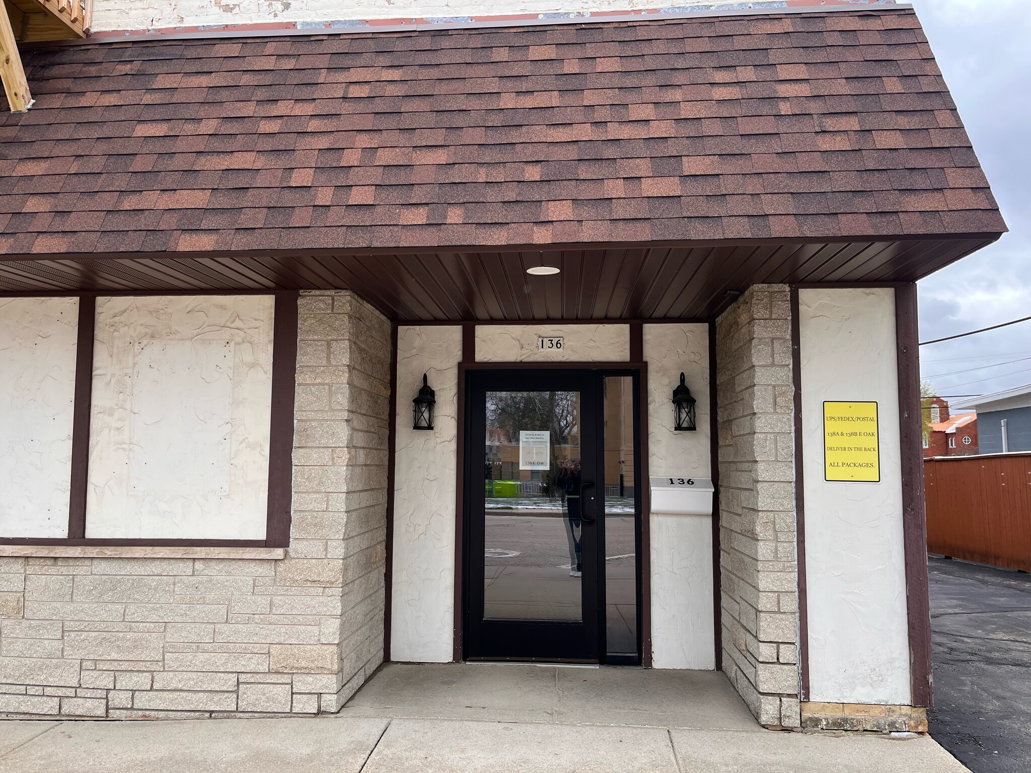 136 E Oak St, Juneau, WI for lease Building Photo- Image 1 of 28