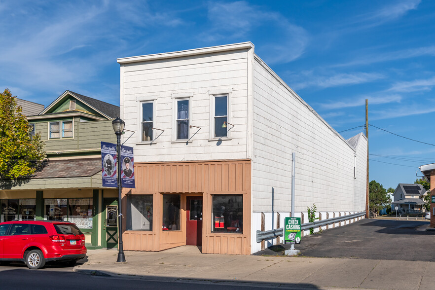 227 Market St, Brookville, OH for sale - Building Photo - Image 2 of 46