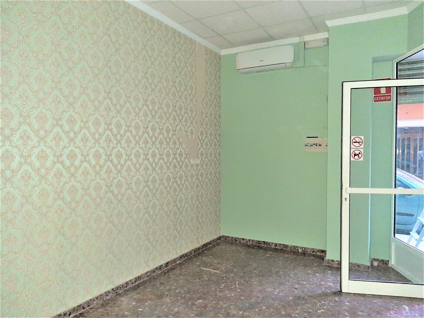 Retail in Alzira for lease Building Photo- Image 1 of 11