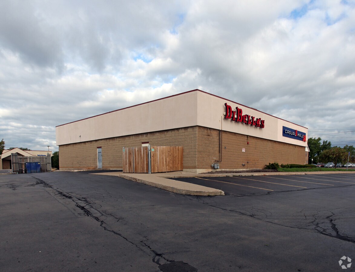 1405 E Ridge Rd, Rochester, NY 14621