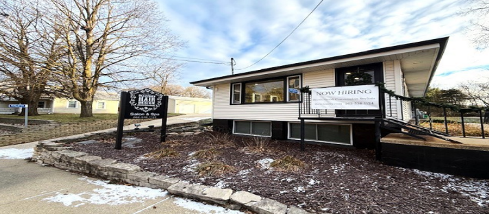 W282N7104 Main St, Hartland, WI for sale - Primary Photo - Image 1 of 5