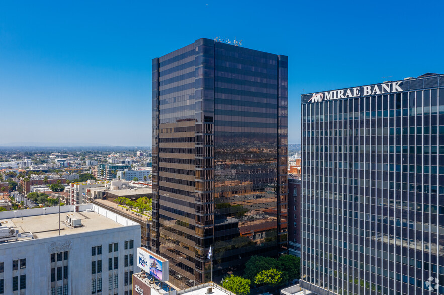 3250 Wilshire Blvd, Los Angeles, CA for lease - Primary Photo - Image 1 of 9