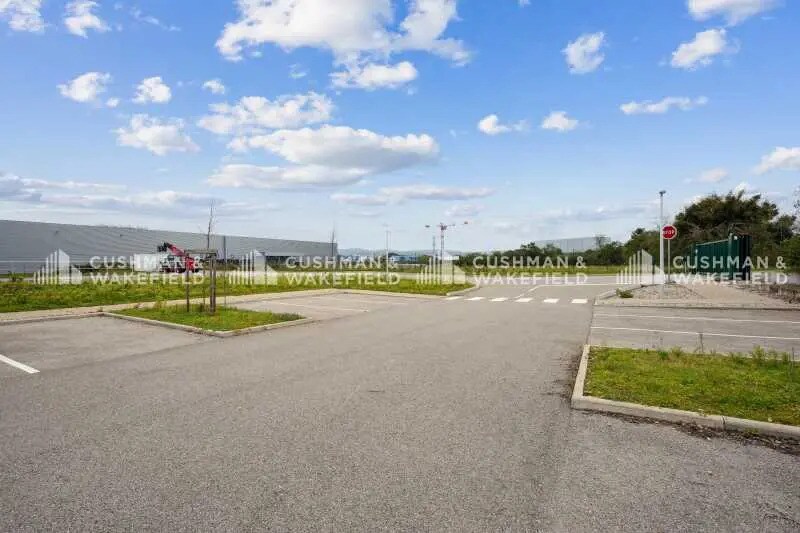 715 Allée De Curebourse, Saint-Vulbas for sale - Building Photo - Image 3 of 18