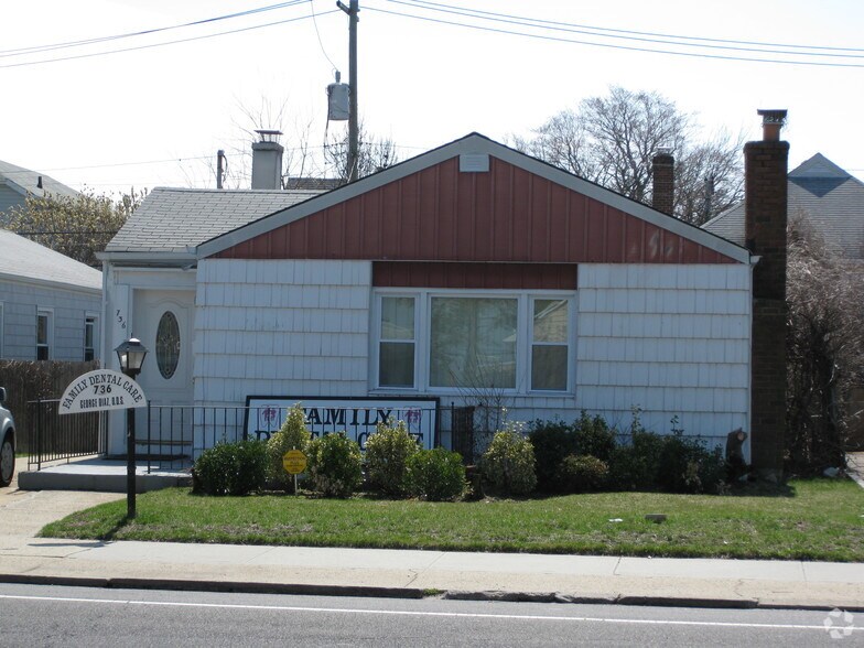 736 E Park Ave, Long Beach, NY for sale - Primary Photo - Image 1 of 1