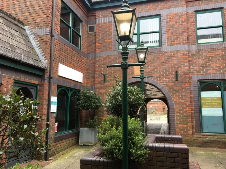 Grays Walk, Newport for lease - Building Photo - Image 2 of 2