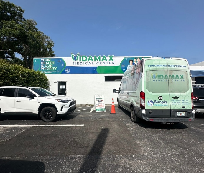 2040 Washington St, Hollywood, FL for lease - Building Photo - Image 1 of 15