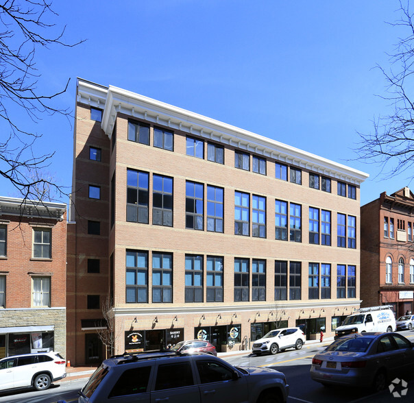 922 Main St, Peekskill, NY for lease - Primary Photo - Image 1 of 7