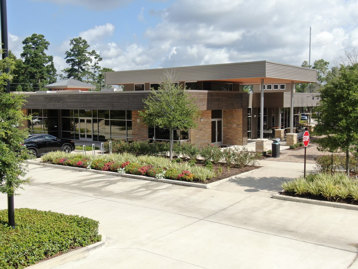 8540 Creekside Forest Dr, Spring, TX 77389